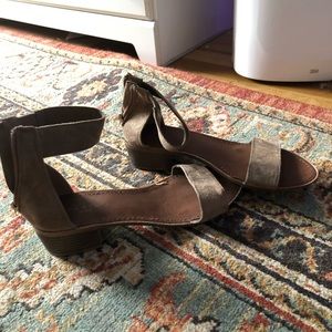 1 1/2 heel sandals